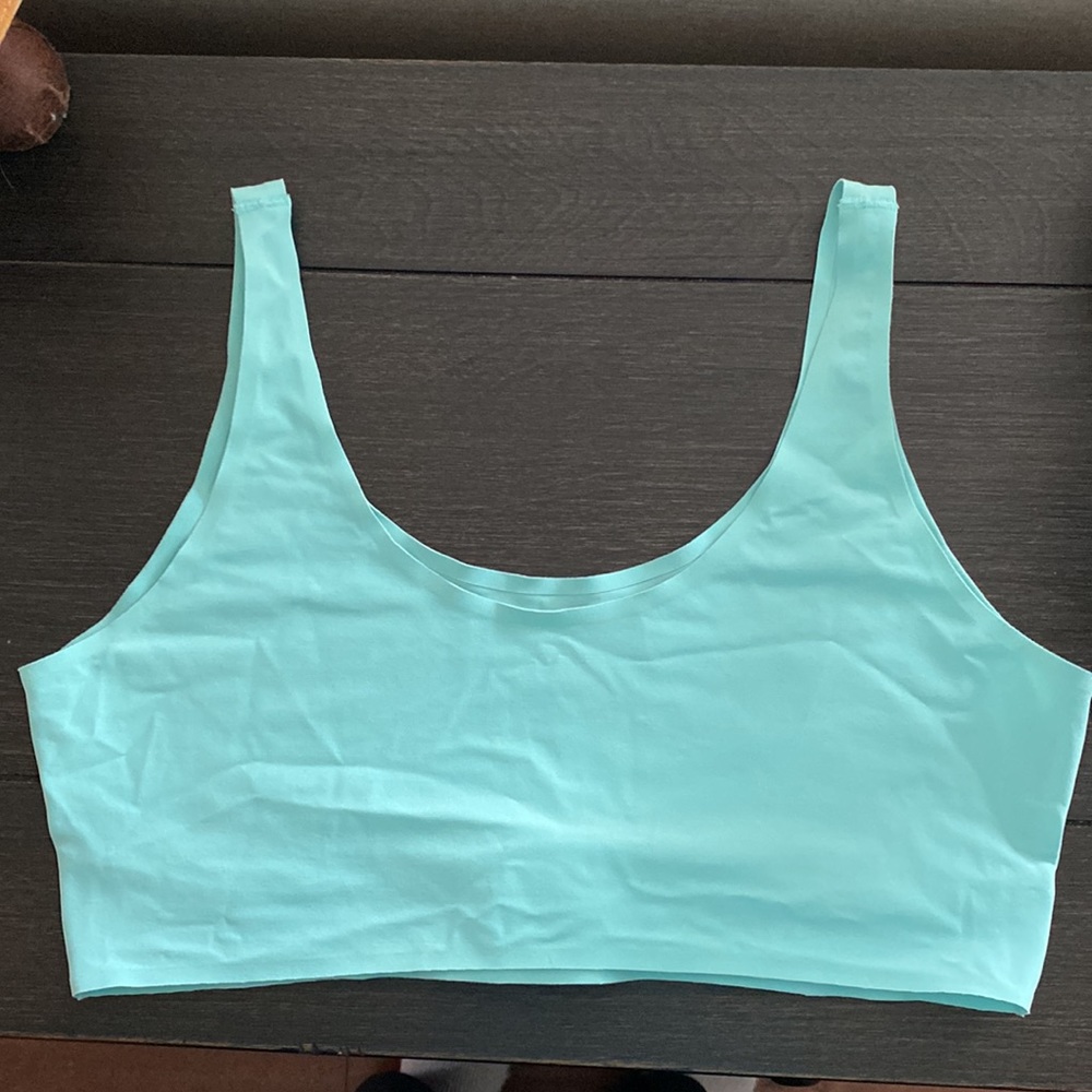 Yummie bralette or sport bra sz Medium. Teal Small flaw see photo.